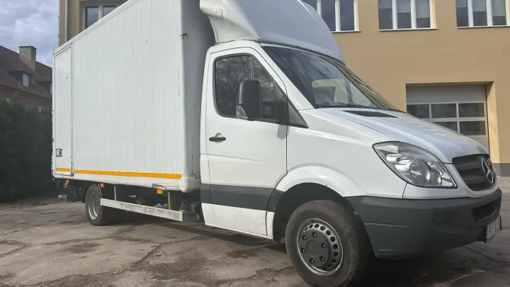 #3 Bus dostawczy kontener + winda: Mercedes Sprinter