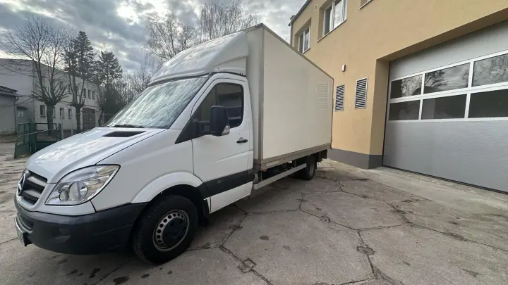 #4 Bus dostawczy kontener + winda: Mercedes Sprinter