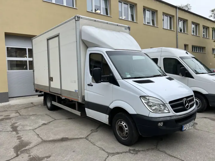 #5 Bus dostawczy kontener + winda: Mercedes Sprinter