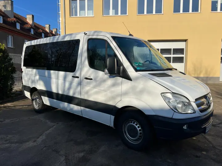 #6 Bus osobowy: MB Sprinter średni – 9 osobowy