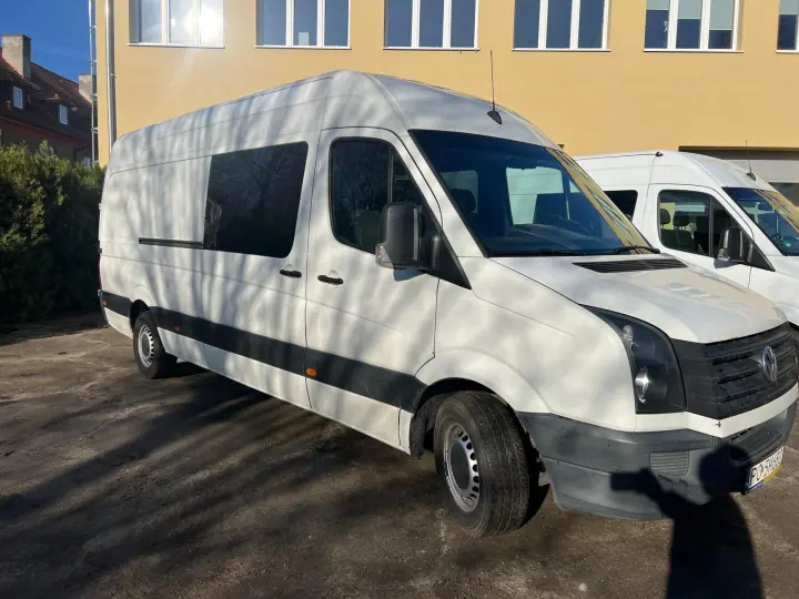 #7 Bus osobowy: VW Crafter brygadowy – 6 osobowy
